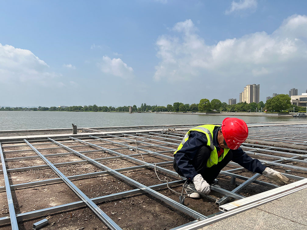 Why must the keel be laid before laying the floor?